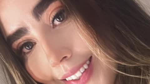 emi_royse online show from December 15, 7:07 pm