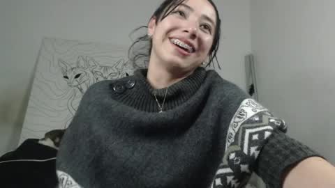 Snapshot of emiantonella_ chatting on April 1, 2:56 am Antonella online show from April 1, 2:56 am