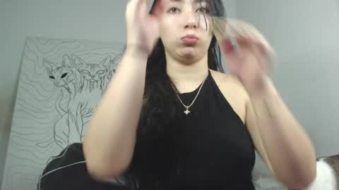 Snapshot of emiantonella_ chatting on May 6, 12:52 am Antonella online show from May 6, 12:52 am