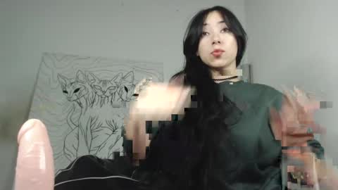 Snapshot of emiantonella_ chatting on May 7, 1:22 am Antonella online show from May 7, 1:22 am
