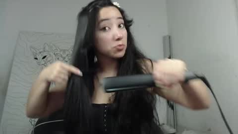 Snapshot of emiantonella_ chatting on May 9, 10:59 pm Antonella online show from May 9, 10:59 pm