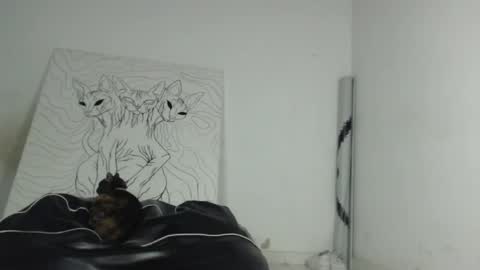 Snapshot of emiantonella_ chatting on May 21, 12:17 am Antonella online show from May 21, 12:17 am
