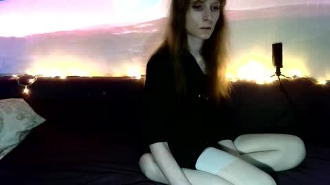 Snapshot of emiblossom chatting on October 2, 2:51 am emiblossom online show from October 2, 2:51 am