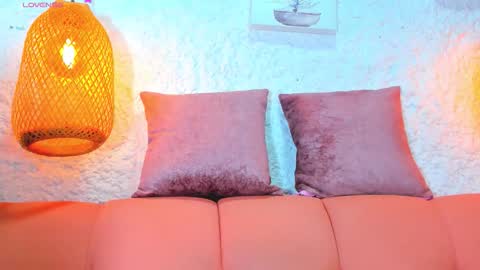 Snapshot of emiily_s chatting on October 5, 12:03 pm Emily online show from October 5, 12:03 pm