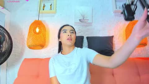 Snapshot of emiily_s chatting on October 6, 12:02 pm Emily online show from October 6, 12:02 pm