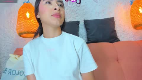 Snapshot of emiily_s chatting on October 7, 12:02 pm Emily online show from October 7, 12:02 pm