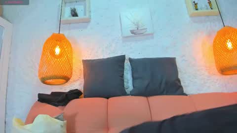 Snapshot of emiily_s chatting on October 10, 12:04 pm Emily online show from October 10, 12:04 pm