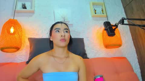 Snapshot of emiily_s chatting on October 11, 12:15 pm Emily online show from October 11, 12:15 pm