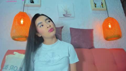 Snapshot of emiily_s chatting on October 18, 12:06 pm Emily online show from October 18, 12:06 pm