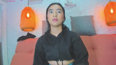 Snapshot of emiily_s chatting on October 23, 12:04 pm Emily online show from October 23, 12:04 pm