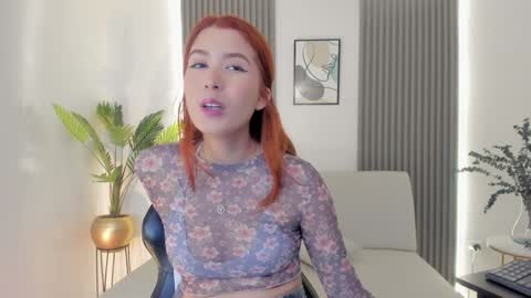Snapshot of emiilycutex_ chatting on December 26, 12:16 pm online show from December 26, 12:16 pm