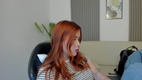 Snapshot of emiilycutex_ chatting on January 16, 12:09 pm online show from January 16, 12:09 pm
