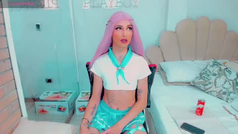 EmillySaenz online show from December 10, 9:54 pm