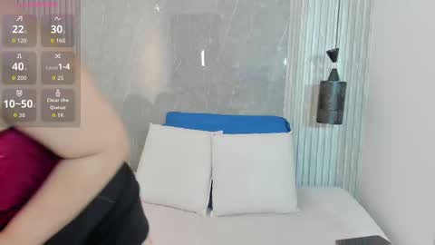 Snapshot of emili__hot chatting on September 13, 11:43 am Emily online show from September 13, 11:43 am