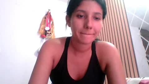 Snapshot of emili_riders chatting on January 28, 3:35 pm emili riders online show from January 28, 3:35 pm