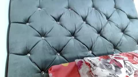 Snapshot of emili_riders chatting on February 15, 8:44 am emili riders online show from February 15, 8:44 am