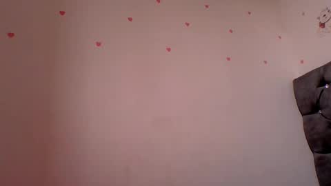 Snapshot of emili_riders chatting on February 27, 4:21 pm emili riders online show from February 27, 4:21 pm