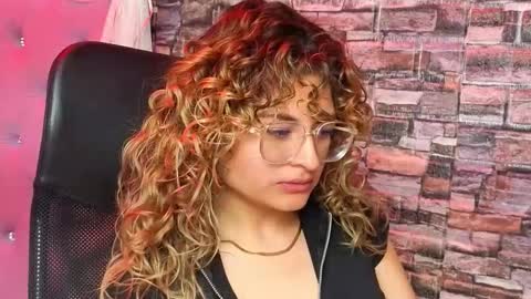 Emy  online show from January 9, 4:04 am