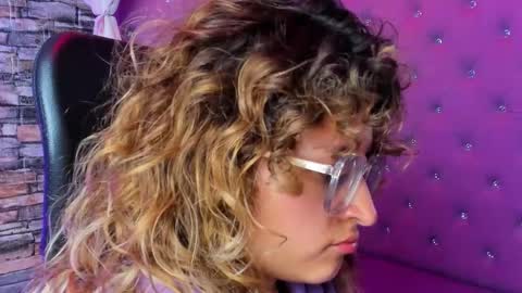 Emy  online show from February 3, 6:22 am