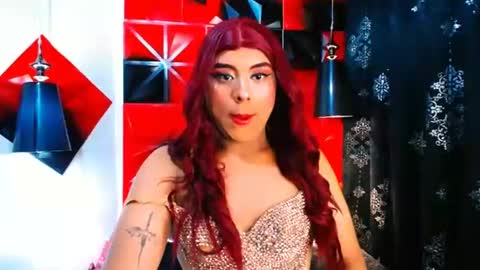 Snapshot of emili_roux chatting on January 2, 6:56 pm Emili roux online show from January 2, 6:56 pm