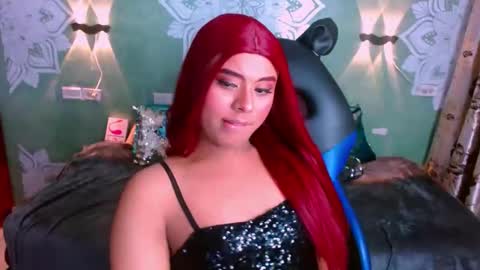Snapshot of emili_roux chatting on January 10, 5:02 pm Emili roux online show from January 10, 5:02 pm