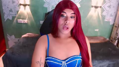 Snapshot of emili_roux chatting on January 14, 3:36 pm Emili roux online show from January 14, 3:36 pm
