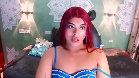 Snapshot of emili_roux chatting on January 14, 6:38 pm Emili roux online show from January 14, 6:38 pm