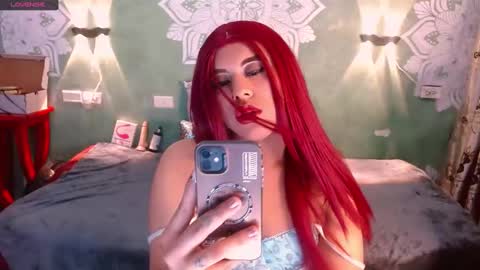 Snapshot of emili_roux chatting on February 5, 2:48 pm Emili roux online show from February 5, 2:48 pm