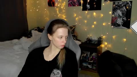 Snapshot of emili_sweet__ chatting on February 16, 7:59 am emili_sweet__ online show from February 16, 7:59 am