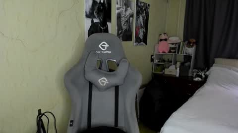 Snapshot of emili_sweet__ chatting on October 21, 9:54 am emili_sweet__ online show from October 21, 9:54 am