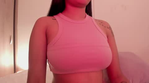 Snapshot of emilia_ghendle chatting on December 13, 6:05 pm Emilia Big Boobs online show from December 13, 6:05 pm