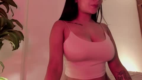 Snapshot of emilia_ghendle chatting on March 11, 3:56 pm Emilia Big Boobs online show from March 11, 3:56 pm