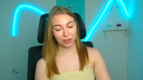Emilia online show from May 7, 5:35 am
