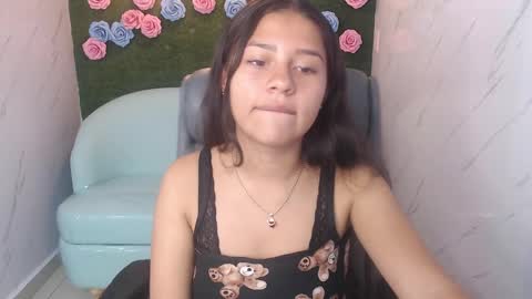 Snapshot of emilia_love_a chatting on October 7, 12:35 pm Emilia online show from October 7, 12:35 pm