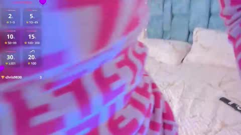 Snapshot of emilia_rey_ chatting on December 15, 5:53 pm online show from December 15, 5:53 pm