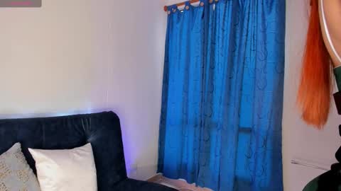 Snapshot of emilia_rey_ chatting on December 24, 12:00 pm online show from December 24, 12:00 pm