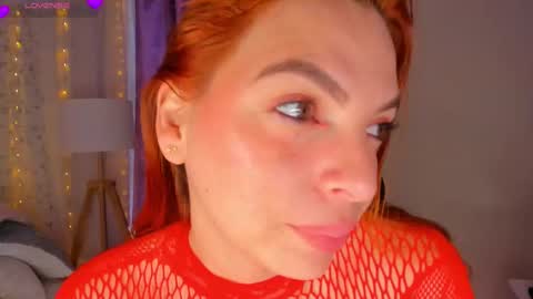 Snapshot of emilia_rey_ chatting on March 2, 10:48 pm online show from March 2, 10:48 pm