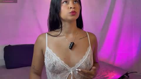 Snapshot of emilia_sexy09 chatting on November 4, 5:28 am emilia_sexy09 online show from November 4, 5:28 am