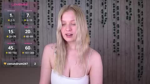 Snapshot of emiliaduchess chatting on December 22, 3:53 pm Amili online show from December 22, 3:53 pm