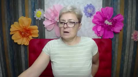 EmiliaGree online show from December 5, 6:26 pm