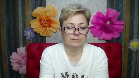 EmiliaGree online show from May 8, 5:29 pm