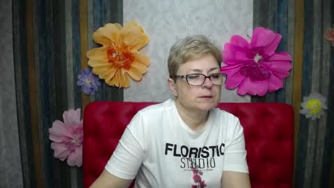 EmiliaGree online show from May 9, 5:18 pm