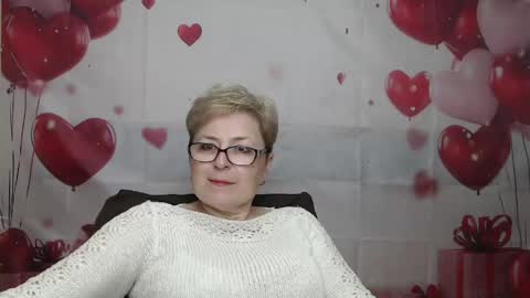 EmiliaGree online show from May 16, 5:45 pm