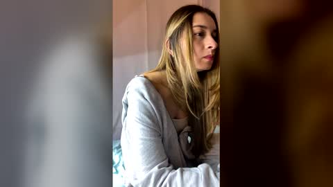 Emilie online show from January 31, 7:11 pm