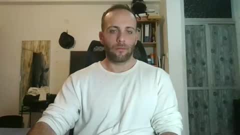 Snapshot of emiliozem8 chatting on January 3, 7:16 am EmilioZem8 online show from January 3, 7:16 am