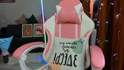 Snapshot of emiliyaqueen chatting on January 15, 5:01 am Emiliya online show from January 15, 5:01 am