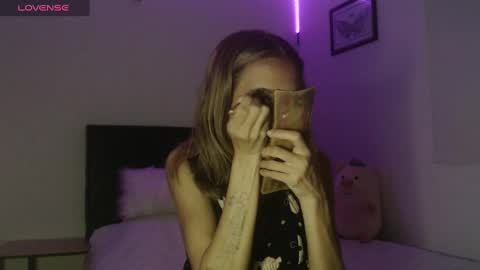 Emilly Gomez online show from February 7, 12:09 am