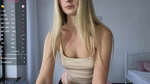 Emilly online show from November 21, 7:40 am