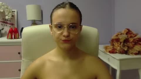 Emilly online show from December 6, 7:32 am