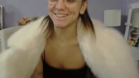 Snapshot of emilly_lust99 chatting on January 11, 8:08 am Emilly online show from January 11, 8:08 am